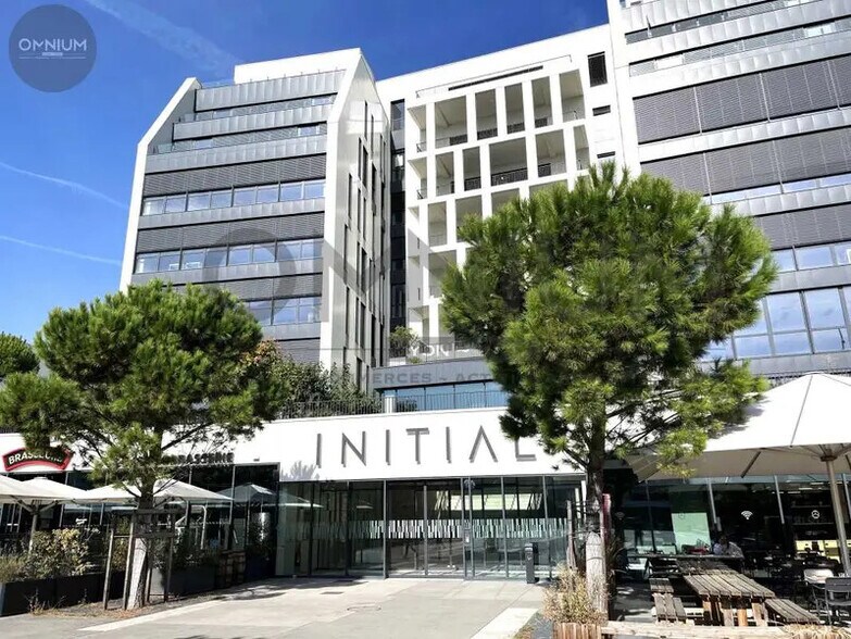 Office in Vénissieux to rent - Building Photo - Image 2 of 15