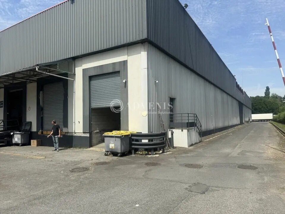 Industrial in Gonesse to rent Building Photo- Image 1 of 11