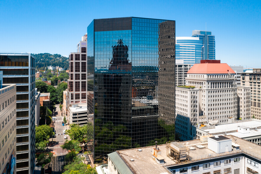 1050 SW 6th Ave, Portland, OR for rent - Building Photo - Image 1 of 5