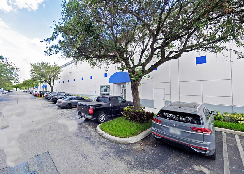6000 NW 97th Ave, Doral, FL to rent - Building Photo - Image 3 of 5