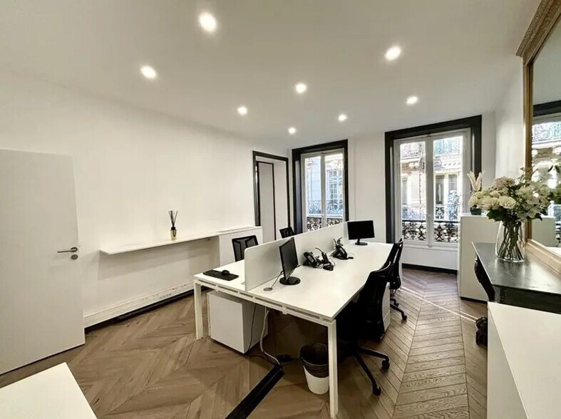 Office in Paris for sale - Building Photo - Image 2 of 8