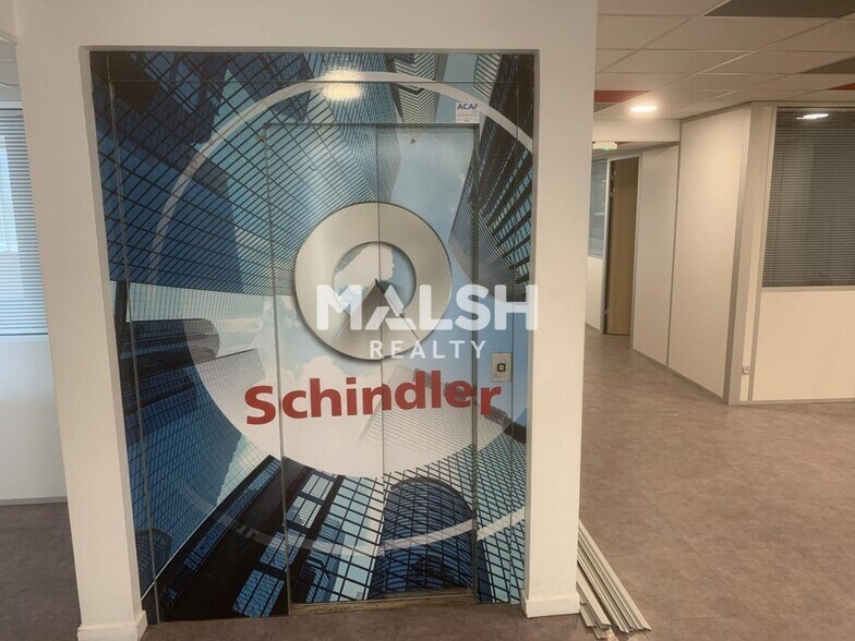 Office in Chassieu to rent - Interior Photo - Image 2 of 12