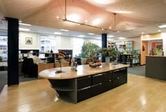 15 Lots Rd, London to rent - Interior Photo - Image 3 of 27