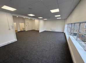 8 David Rd, Slough to rent Interior Photo- Image 2 of 4