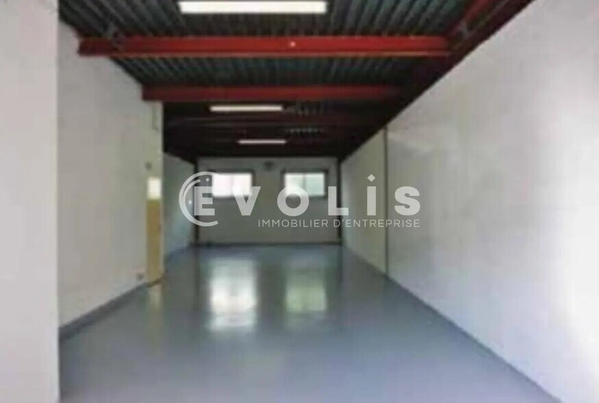 17 Rue Des Cerisiers, Lisses to rent - Interior Photo - Image 2 of 2