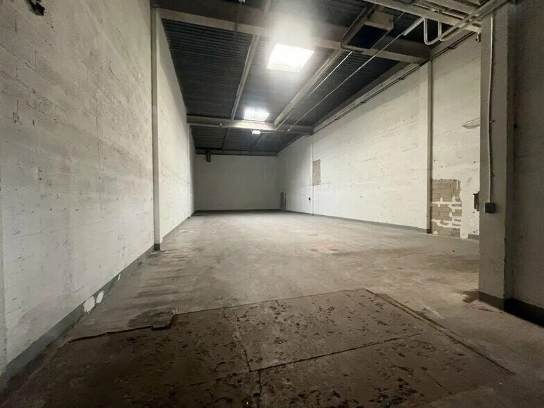 Light Industrial in Gennevilliers to rent - Interior Photo - Image 3 of 3