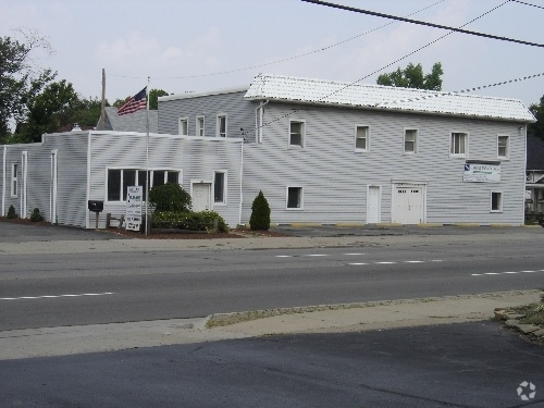 1035-1035 E Saginaw St, Lansing, MI for sale - Building Photo - Image 2 of 19