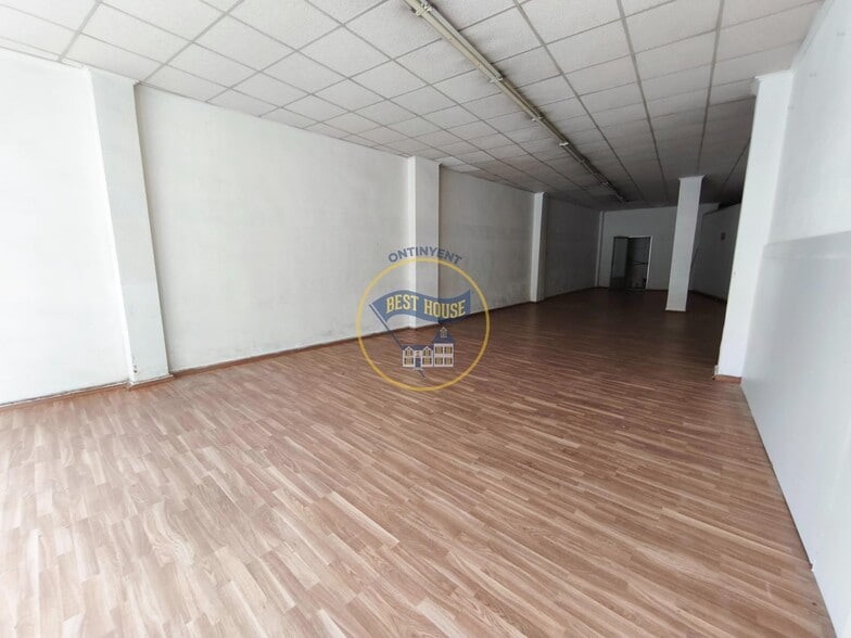 Retail in Ontinyent, Valencia to rent - Interior Photo - Image 2 of 10