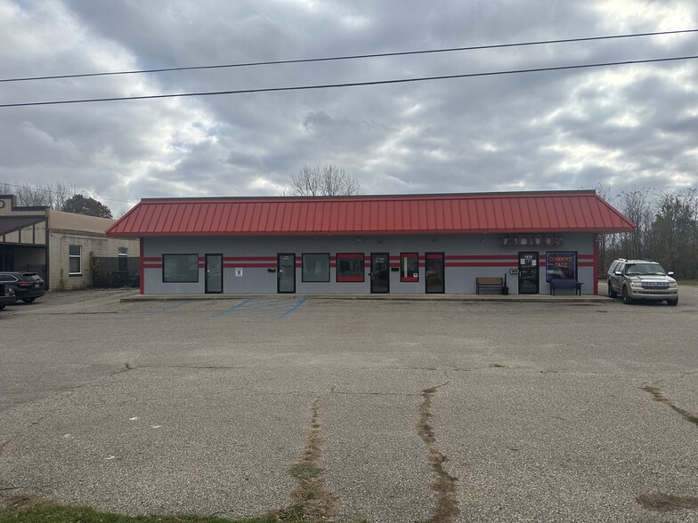 1270 E Columbia Ave, Battle Creek, MI for sale - Building Photo - Image 2 of 8