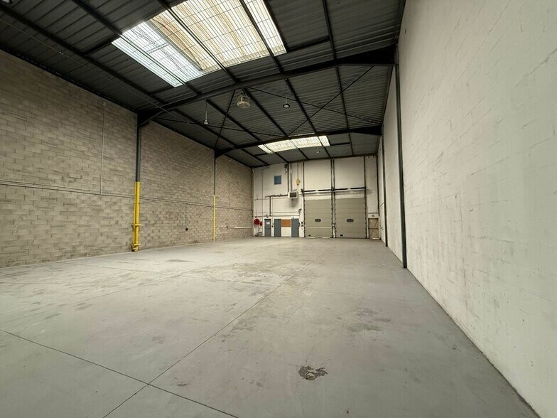 Office in Saint-Ouen-sur-Seine to rent - Interior Photo - Image 3 of 8