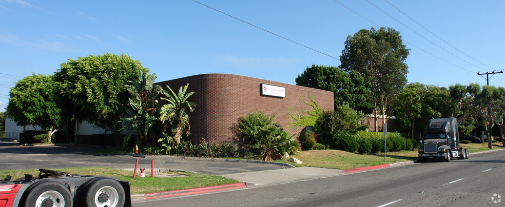 19100 Susana Rd, Rancho Dominguez, CA for sale - Primary Photo - Image 1 of 1