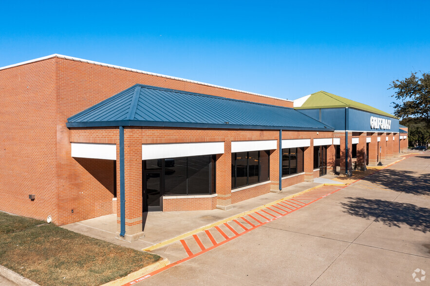 2100 W Northwest Hwy, Grapevine, TX for rent - Building Photo - Image 1 of 10