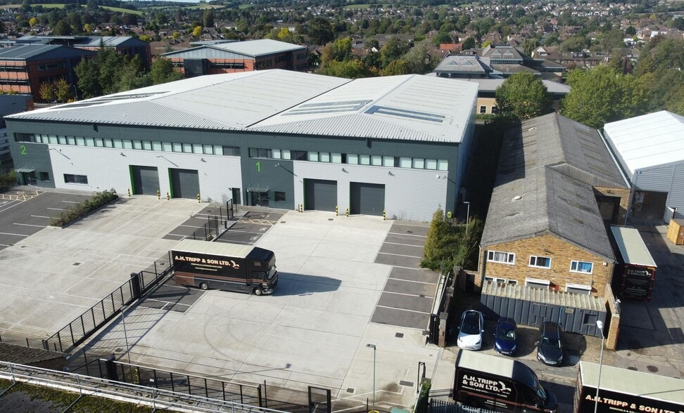 Fieldhouse Ln, Marlow to rent - Building Photo - Image 2 of 2