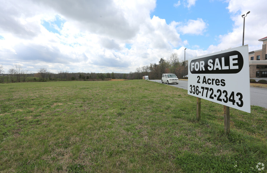 1103 Sedalia Crossing Ln, Sedalia, NC for sale - Primary Photo - Image 1 of 1