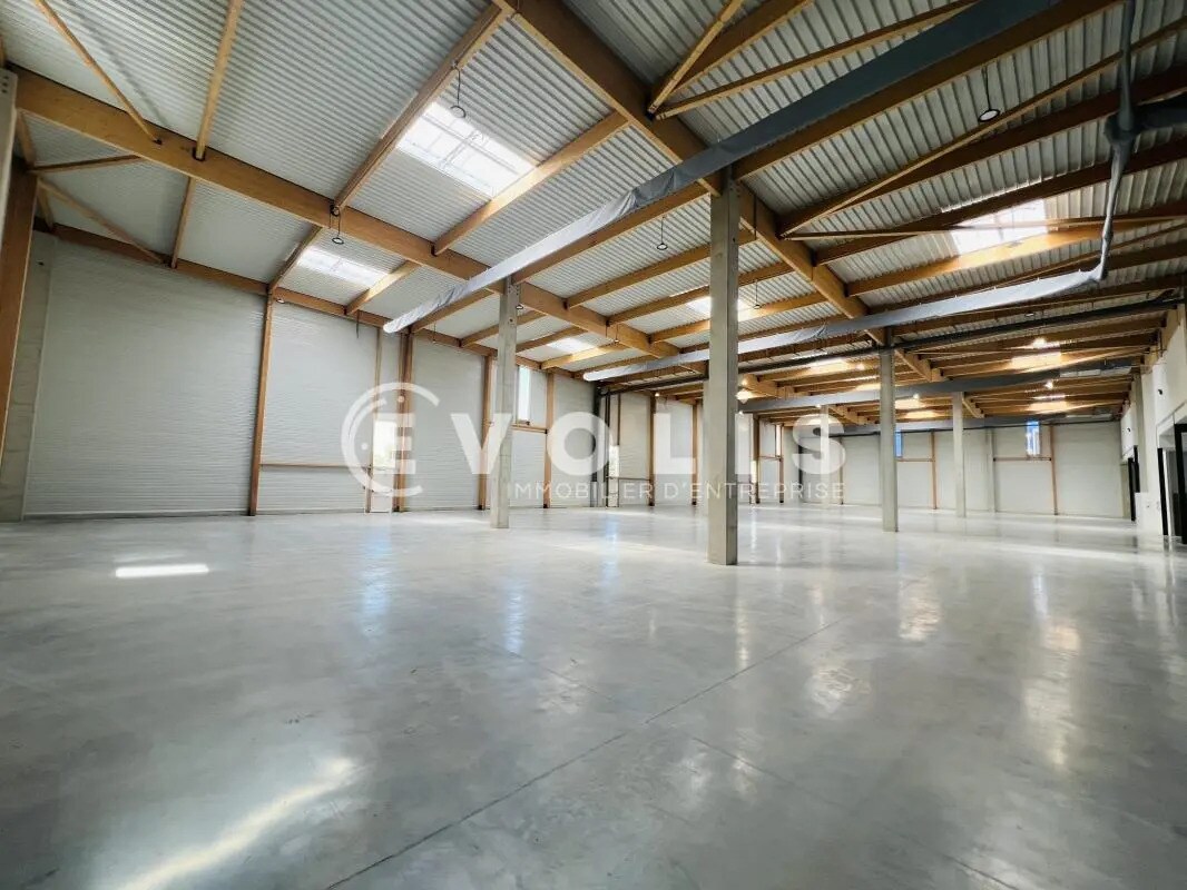 Light Industrial in Moissy-Cramayel to rent Interior Photo- Image 1 of 7
