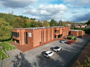 Thorpe Lower Ln, Wakefield for rent Building Photo- Image 1 of 4