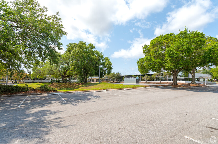 5570 W Idlewild Ave, Tampa, FL for rent - Building Photo - Image 1 of 1