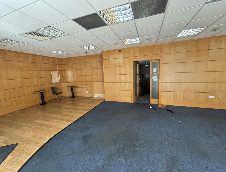 54 Campo Ln, Sheffield to rent Interior Photo- Image 1 of 3