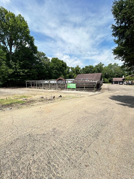 1810 Columbus Rd, Granville, OH for rent - Building Photo - Image 3 of 15