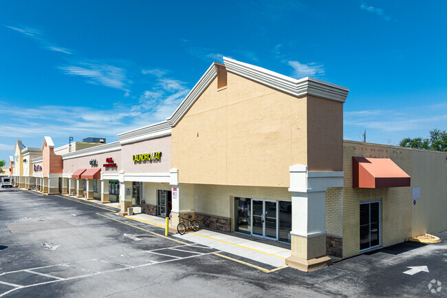 More details for 2620-2896 Tamiami Trl, Naples, FL - Retail for Rent