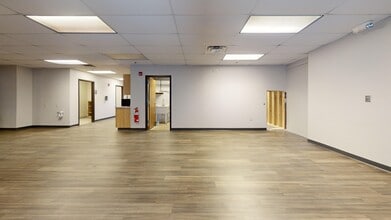 600 S Nicolet Rd, Appleton, WI to rent Interior Photo- Image 2 of 7