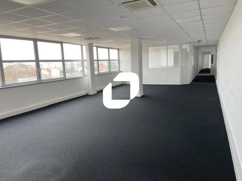 4 Rue De Charenton, Alfortville to rent - Interior Photo - Image 2 of 6