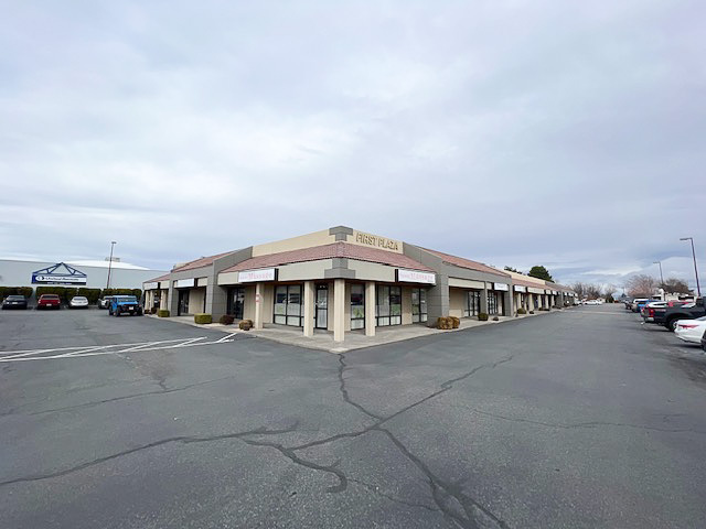 100 N Morain St, Kennewick, WA for rent - Building Photo - Image 1 of 4