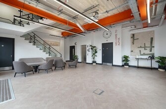 Waterberry Dr, Waterlooville to rent Interior Photo- Image 2 of 2