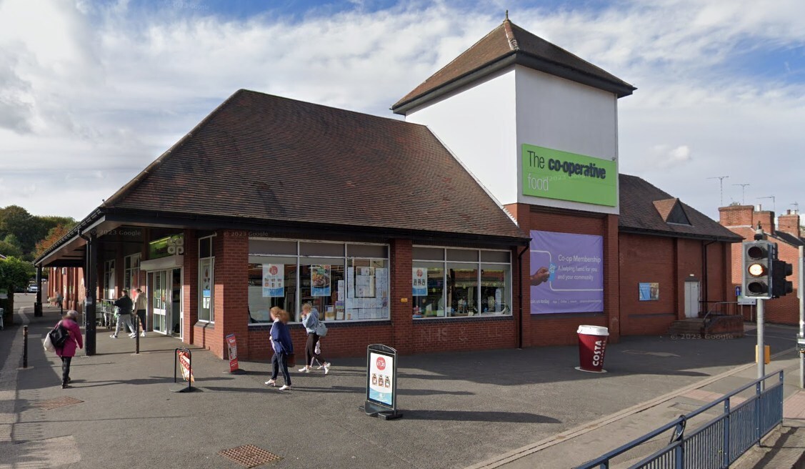 9 Derby Rd, Ashby De La Zouch to rent Building Photo- Image 1 of 8