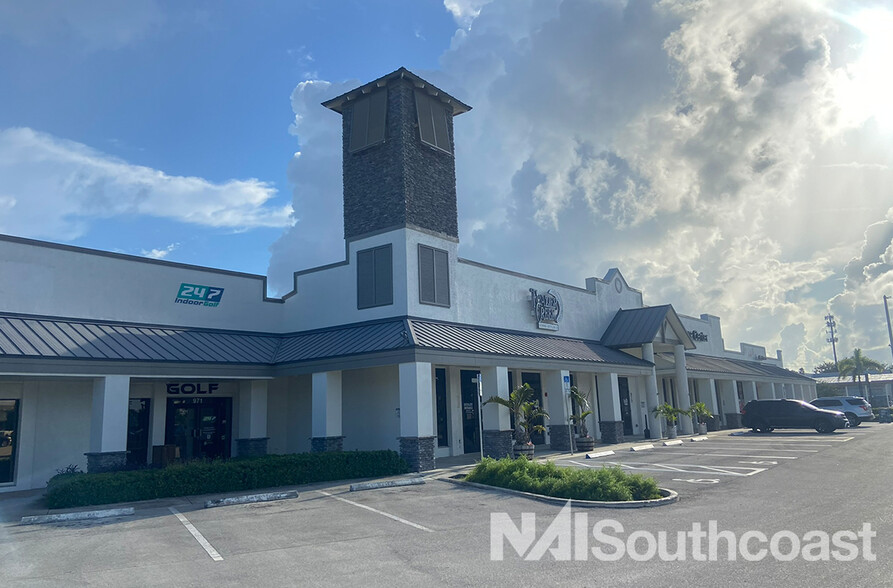 957-975 SE Federal Hwy, Stuart, FL for rent - Building Photo - Image 1 of 3