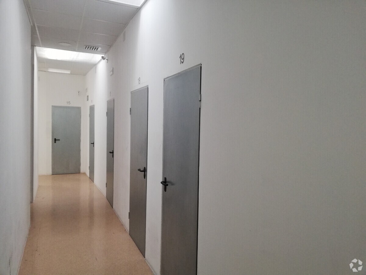 Calle del Monte Aya, 24, Madrid, MAD 28031 - Unit Puerta 2-3 - - Interior Photo - Image 1 of 4