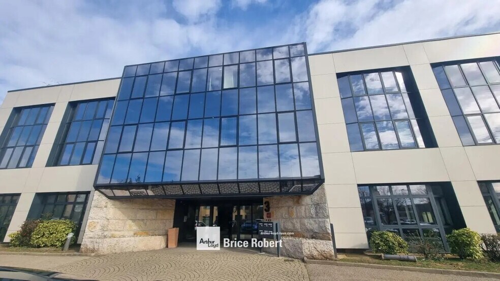 3 Rue Claude Chappe, Saint-Didier-au-Mont-d'Or to rent - Building Photo - Image 2 of 12