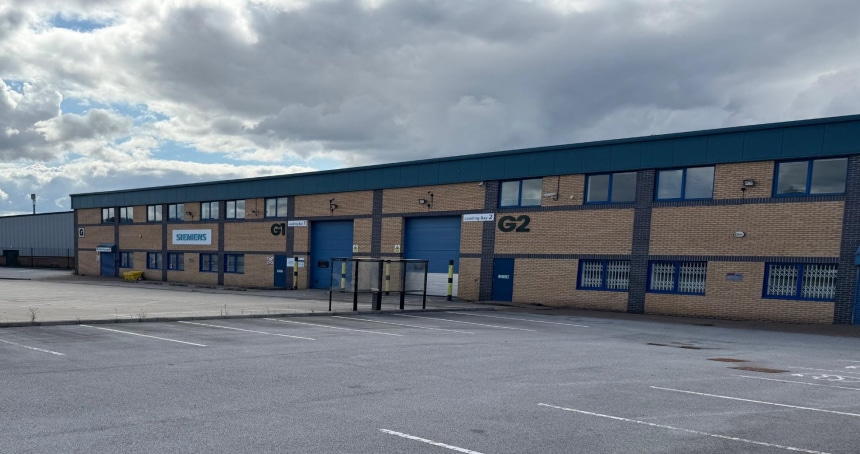 Old Wellington Rd, Manchester to rent - Primary Photo - Image 2 of 15