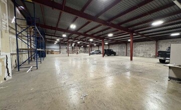 6127 San Pedro Ave, San Antonio, TX to rent Interior Photo- Image 2 of 4