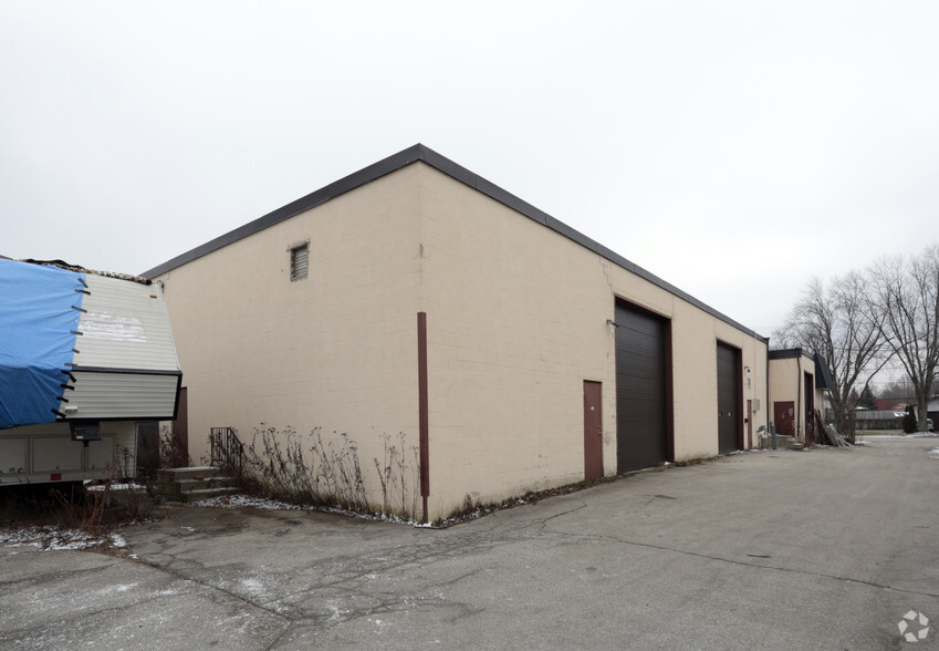 19 Schweitzer St, Kitchener, ON for rent - Building Photo - Image 2 of 2