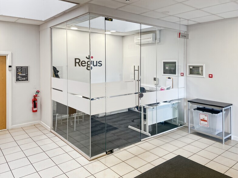Castle Ln, Coleraine to rent - Interior Photo - Image 2 of 10