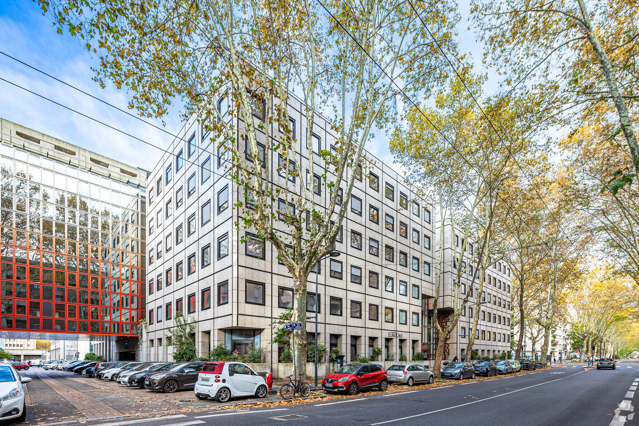 Office in Villeurbanne to rent Primary Photo- Image 1 of 5