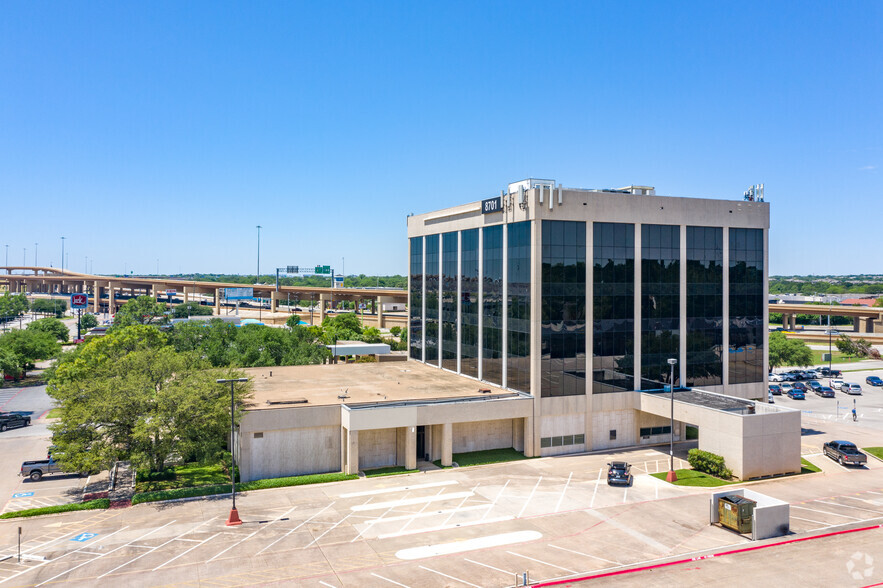 8701 Bedford Euless Rd, Hurst, TX for rent - Building Photo - Image 3 of 12