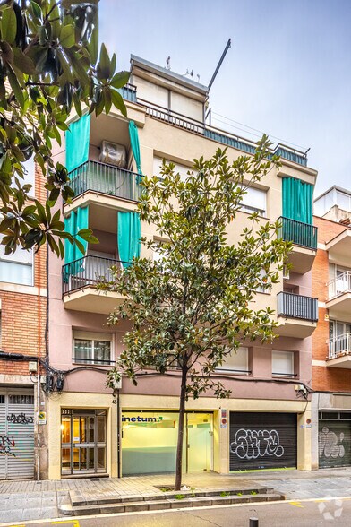 Office / Retail in Barcelona, Barcelona to rent - Primary Photo - Image 1 of 1