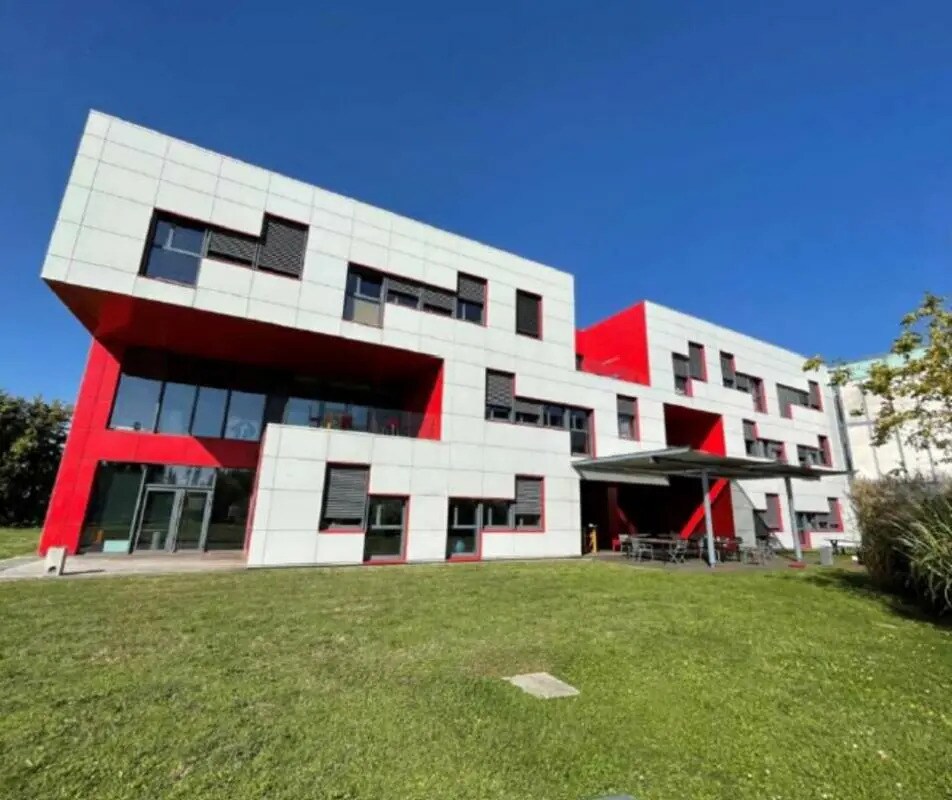 Office in Dardilly to rent Building Photo- Image 1 of 15