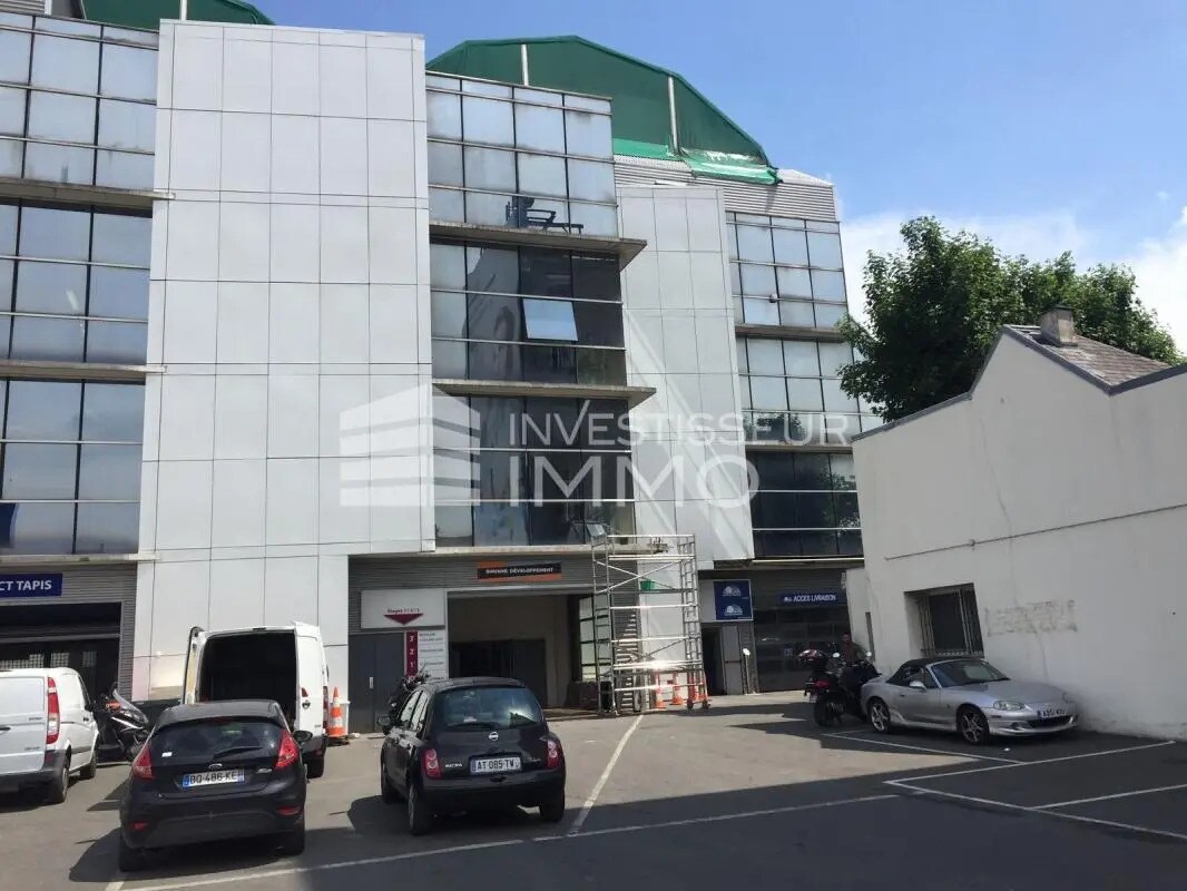 Light Industrial in Saint-Denis to rent Building Photo- Image 1 of 6