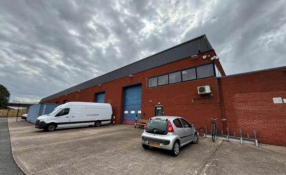 Bristol Rd, Quedgeley to rent - Building Photo - Image 3 of 20