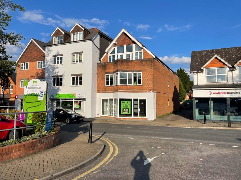 79 High St, Crowthorne to rent - Building Photo - Image 2 of 9