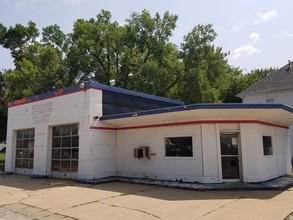 1221 SW 6th Ave, Topeka, KS for sale Building Photo- Image 1 of 1