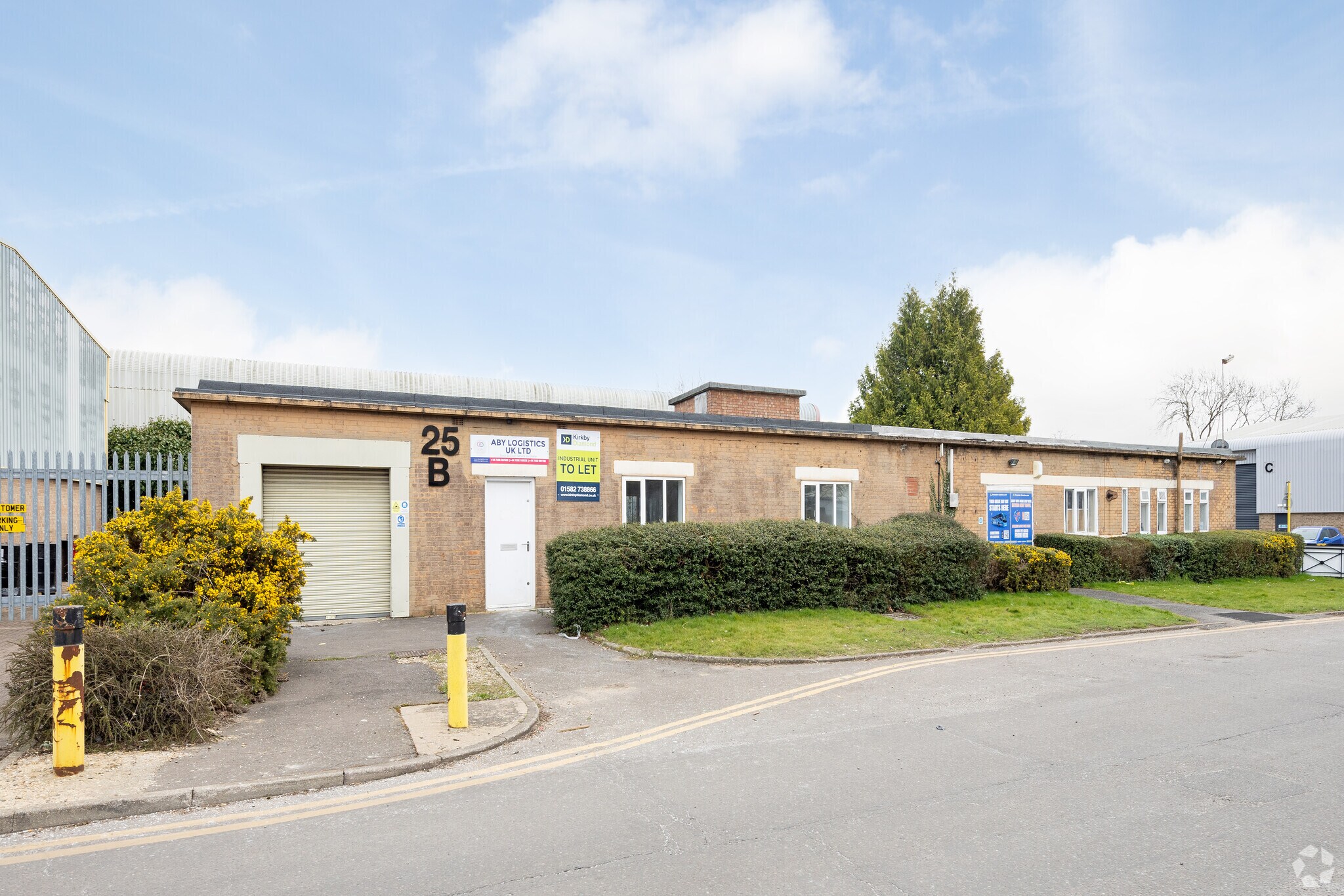 Sundon Park Rd, Luton for sale Primary Photo- Image 1 of 1