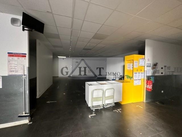 Industrial in Bagnolet to rent - Interior Photo - Image 3 of 7