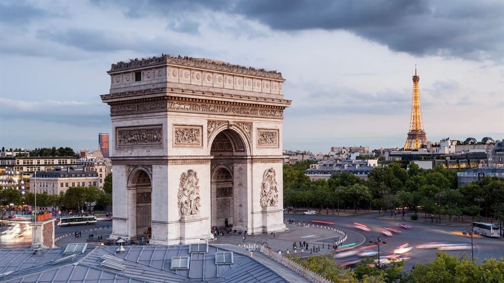 Office in Paris for sale Building Photo- Image 1 of 5