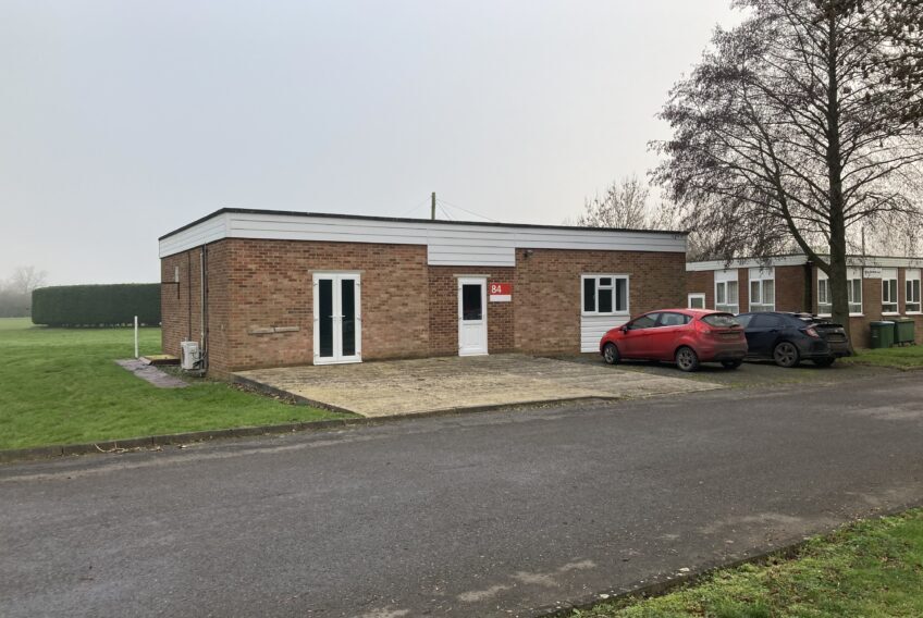 84 Westcott Venture Park, Aylesbury for sale Primary Photo- Image 1 of 1