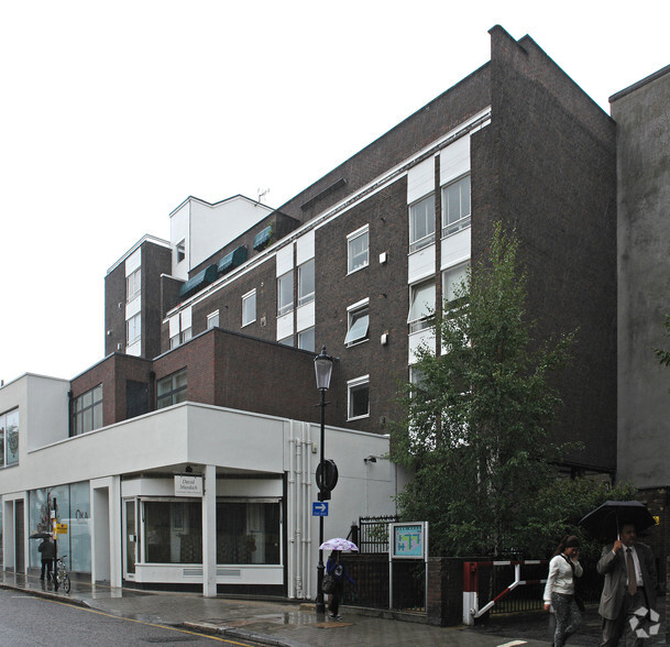 155-167 Fulham Rd, London for rent - Building Photo - Image 2 of 4