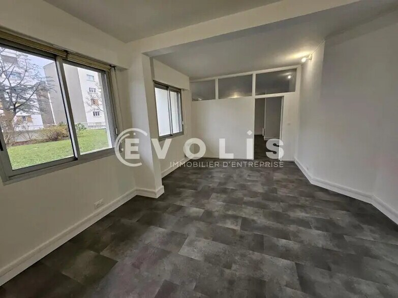 Office in Clamart to rent - Interior Photo - Image 2 of 10